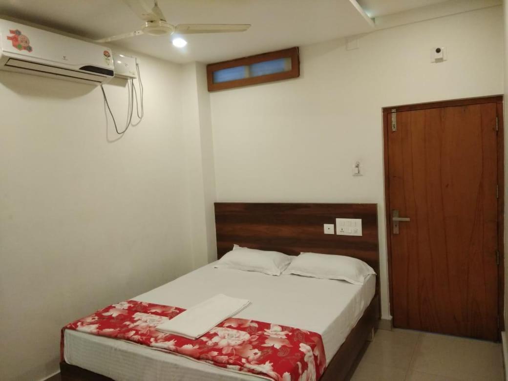 Tirur Tourist Home Екстер'єр фото