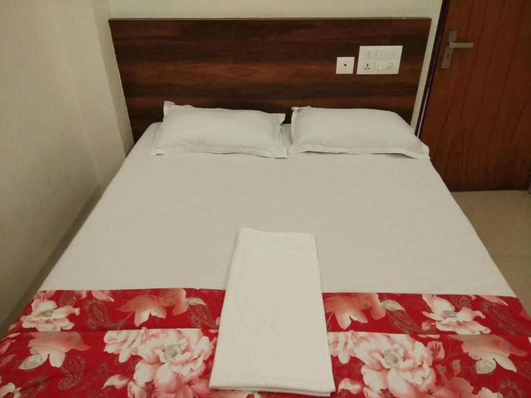 Tirur Tourist Home Екстер'єр фото